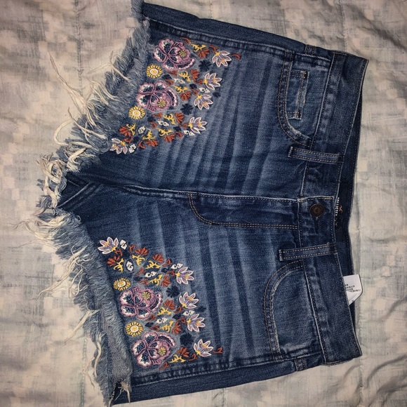 Hollister Jean Shorts - Picture 1 of 2